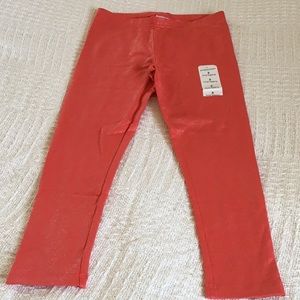 NWT Girls size 5 long leggings.